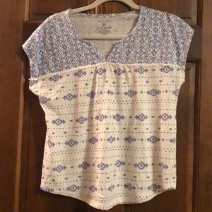 Blue and white pattern top